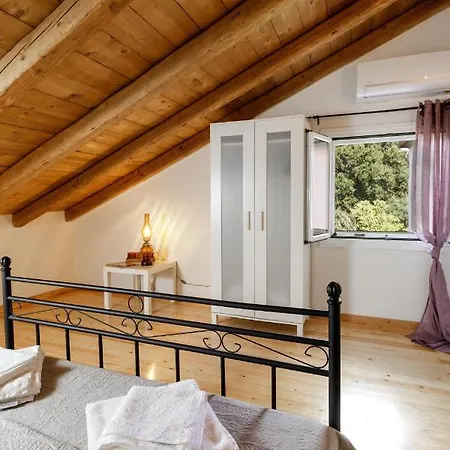 Fridas Place * Halikounas