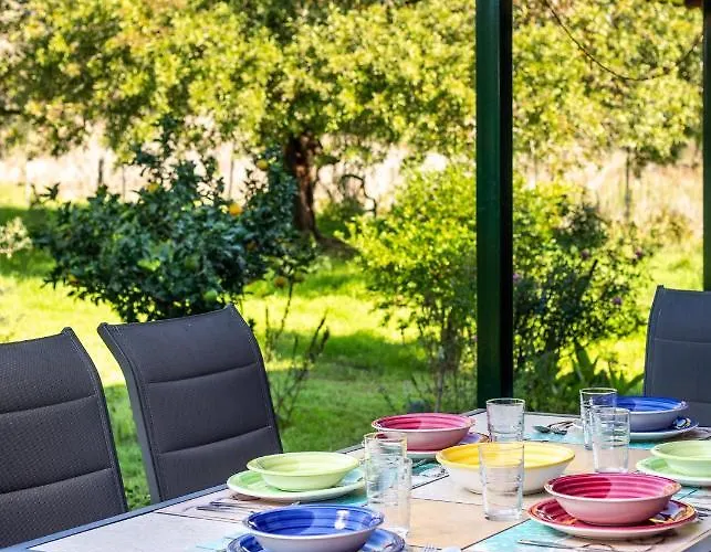 Fridas Place Halikounas