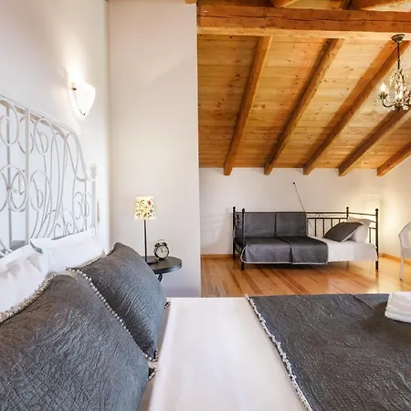 Fridas Place * Chalikounas