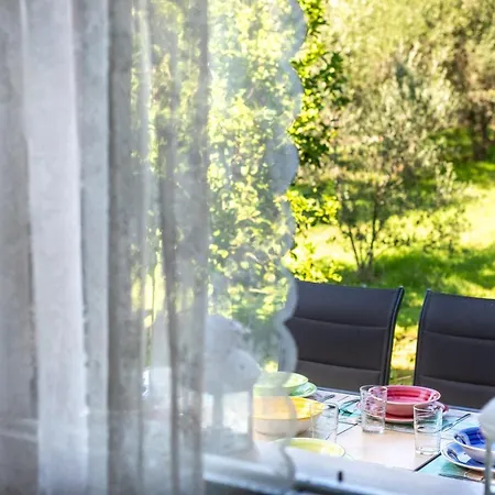 Fridas Place Halikounas