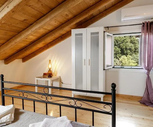 Fridas Place * Halikounas